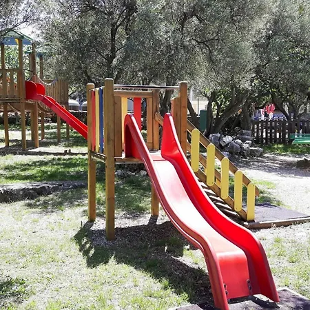 Holiday home Mobile In Near Pebble Cres