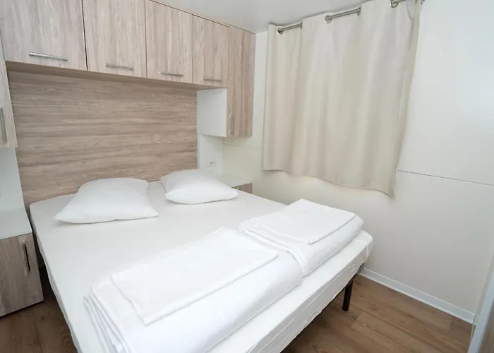 Mobile In Near Pebble Tatil Evi